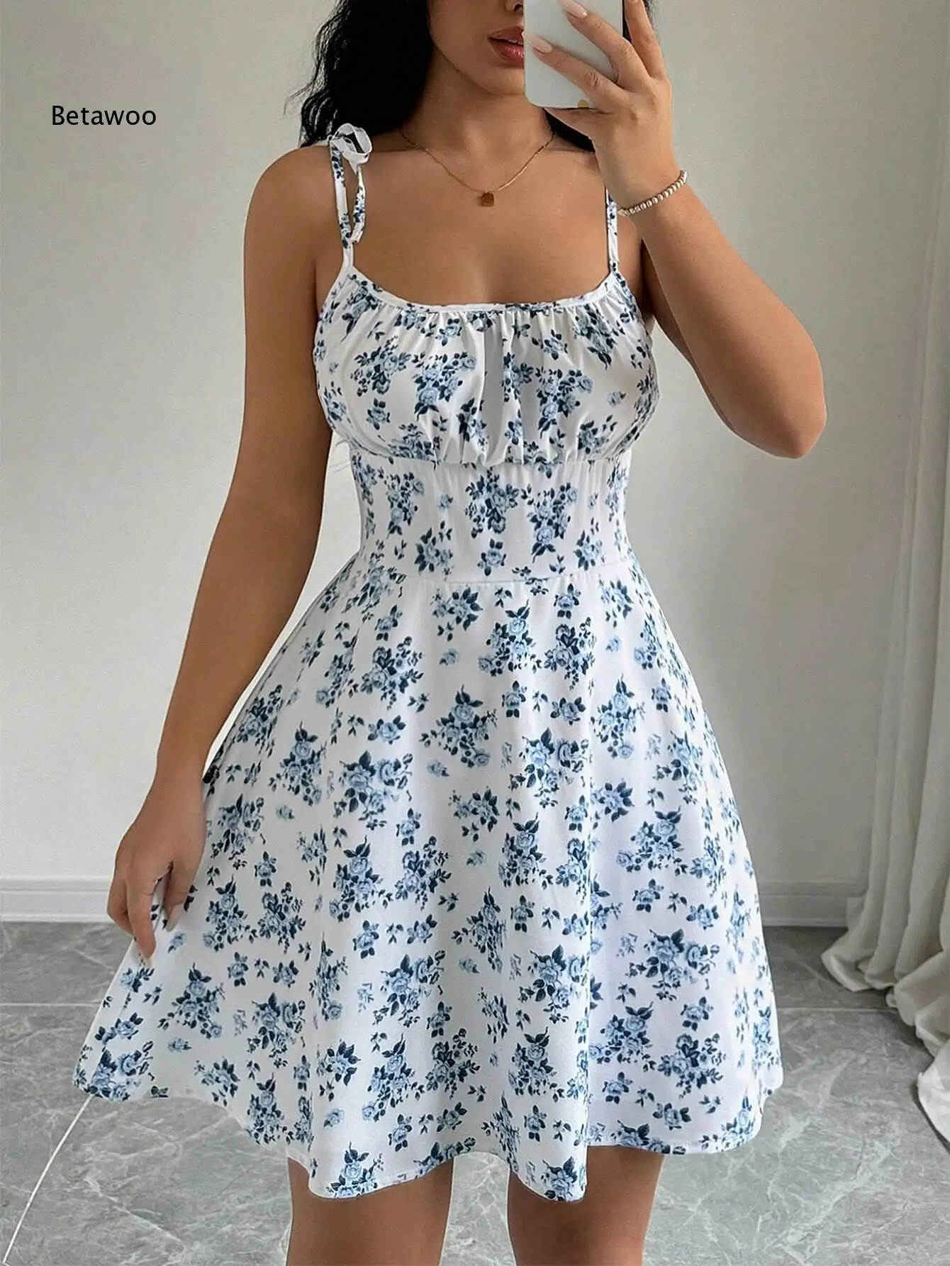 Robe d'été florale à pois fluide et douce, col carré, bretelles fines à nouer, buste froncé, taille haute, mini-robe de vacances