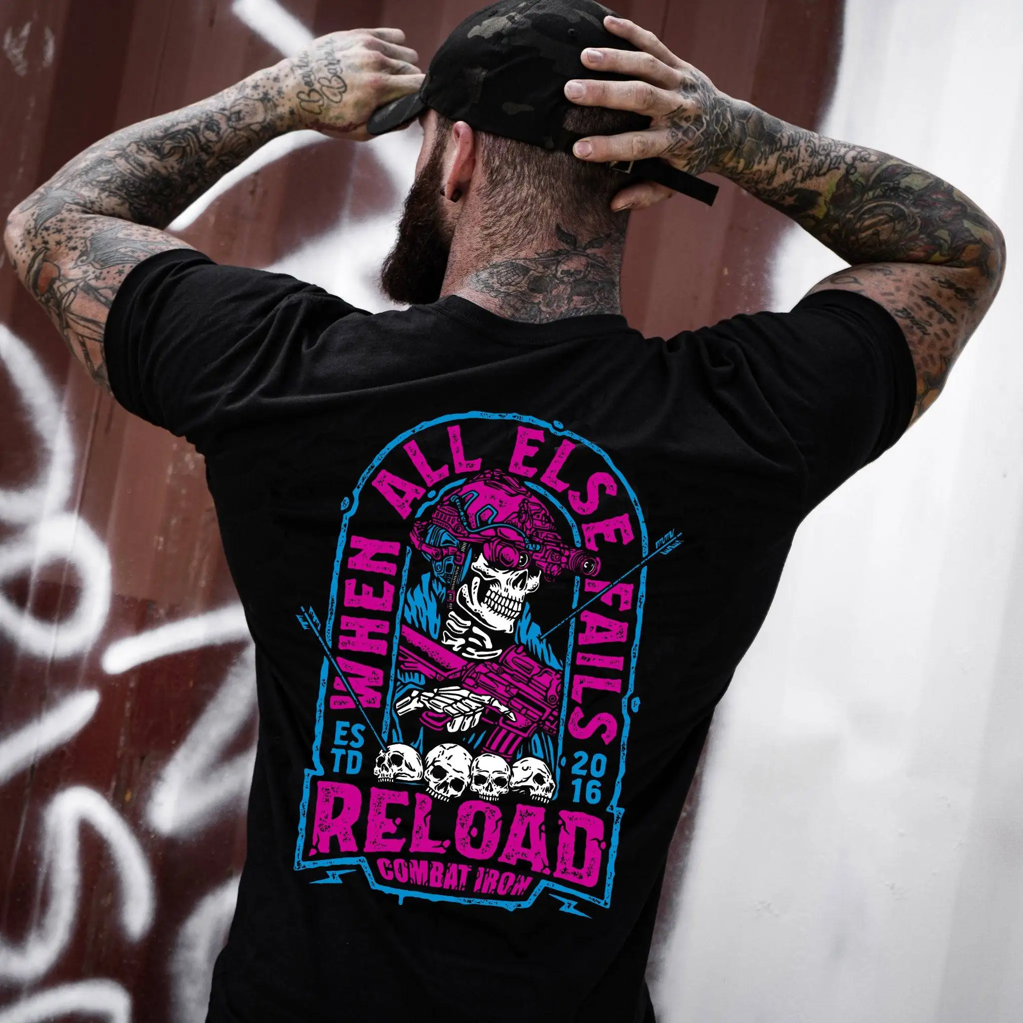 Wenn alles andere fehlschlägt, laden Sie es einfach erneut ein - Herren-T-Shirt „Combat Iron Military“ - Geeignet für Sportbekleidung aus reiner Baumwolle