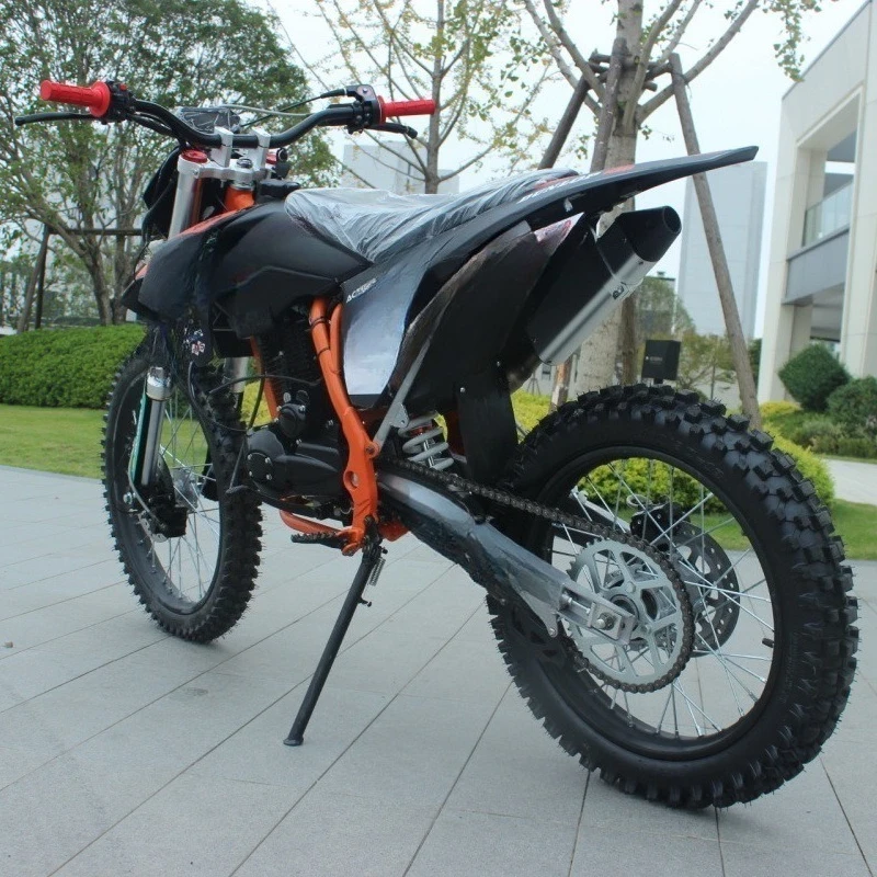 250CC off-road vehicle, mountain motorcycle, two wheeled racing car, fuel powered beach bike