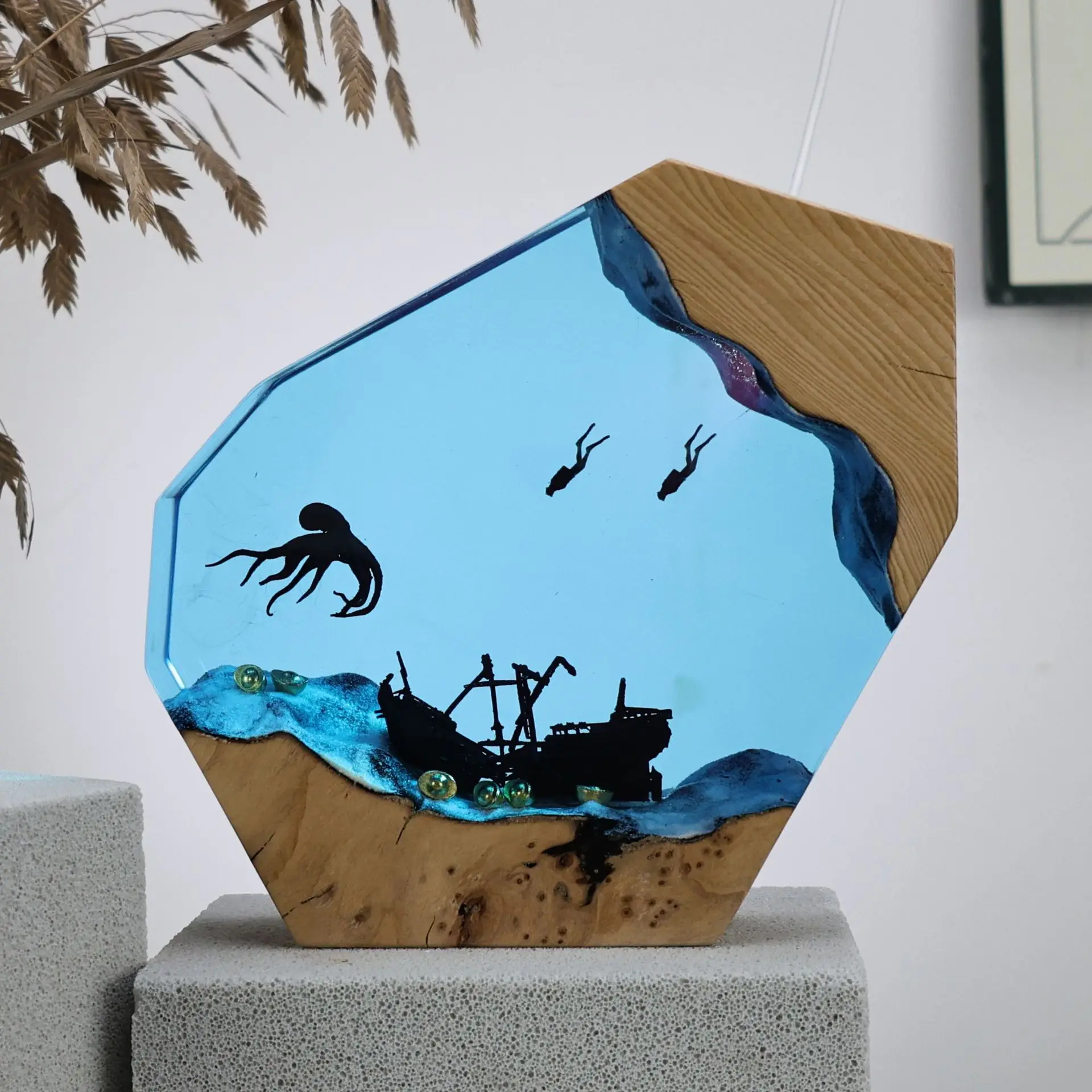 

Ocean Breeze Solid Wood Resin Woodcraft Decorative Piece Deep Sea Sunken Ship Octopus Creative Home Decoration Item Gift