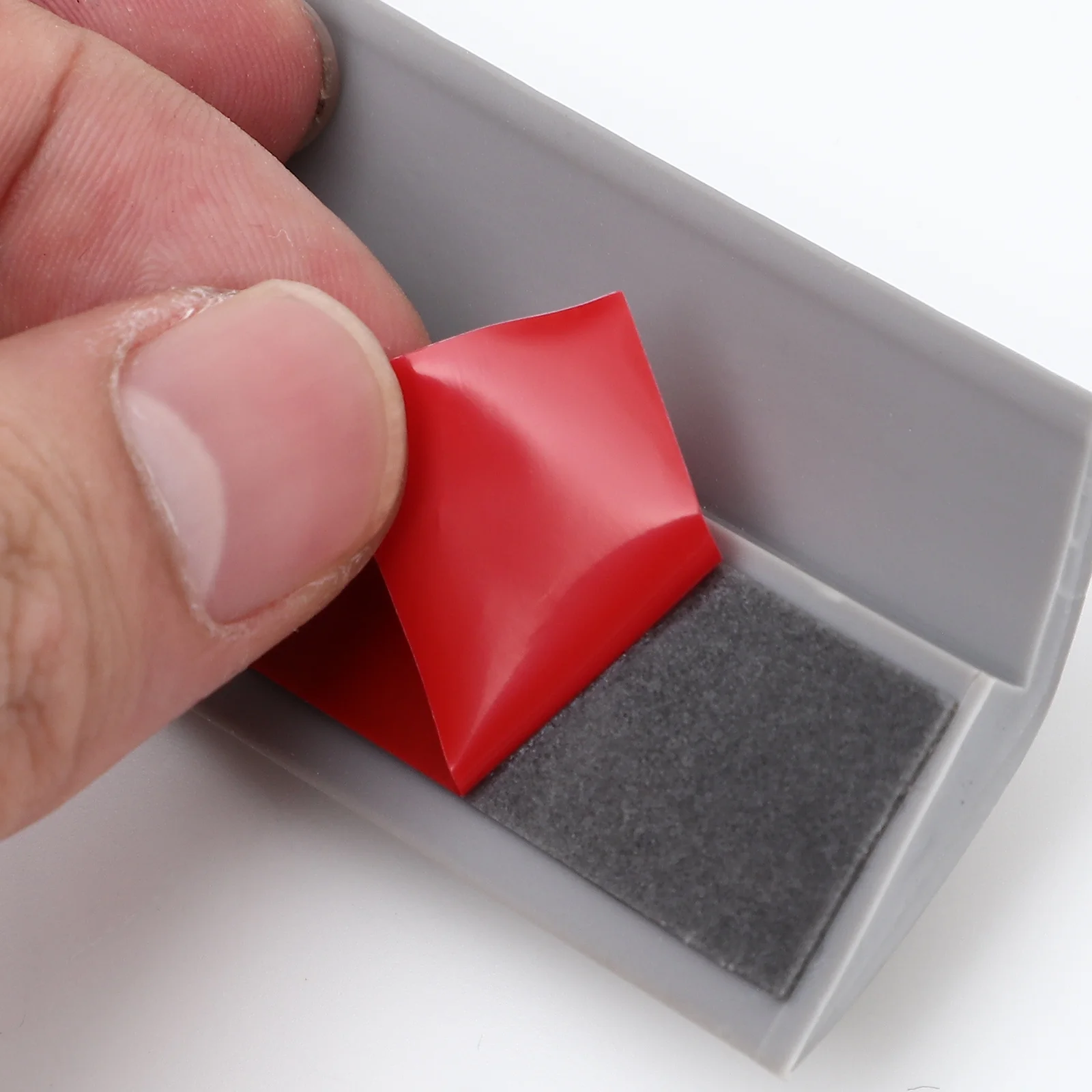 Listwa przejściowa podłogowa samoprzylepna dywan-płyta, listwa wykończeniowa podłogi 2M, listwa progowa dywanowa, progi do drzwi