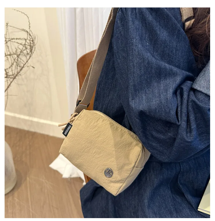 Einfache Mini-Umhängetasche für Damen, Modische Sling-Bag, Kompakte Reißverschlusstasche, Handtasche für Ausflüge, Tägliches Pendeln, Lässige Crossbody-Tasche – Detail 13