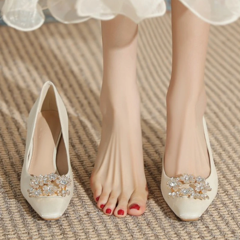 2025 Simple, Fashionable, and Elegant Spring/summer New Pointed Temperament Versatile Rhinestone Single Shoes Womens Shoes