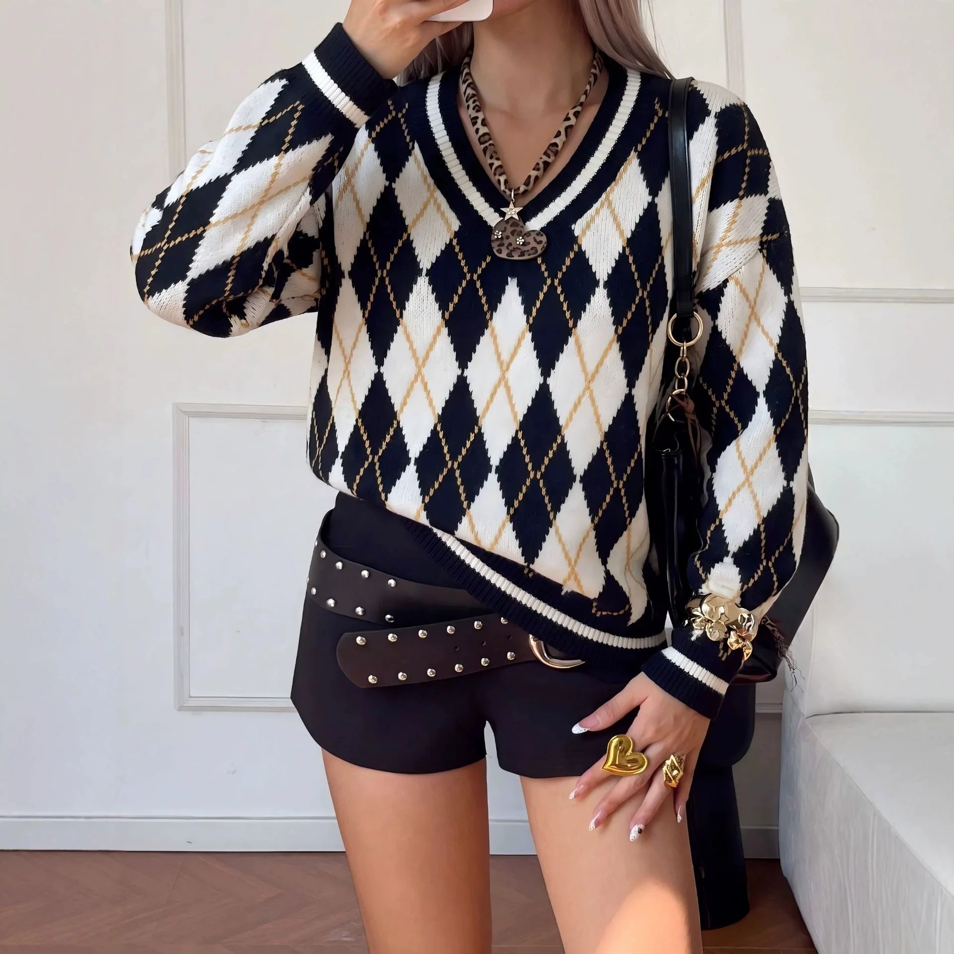 V-Neck Geometric Pattern Knitted Sweater Color Block Fashion Lazy Style Women's Knitwear Comfortable Mid-Thick Long Sleeve Top