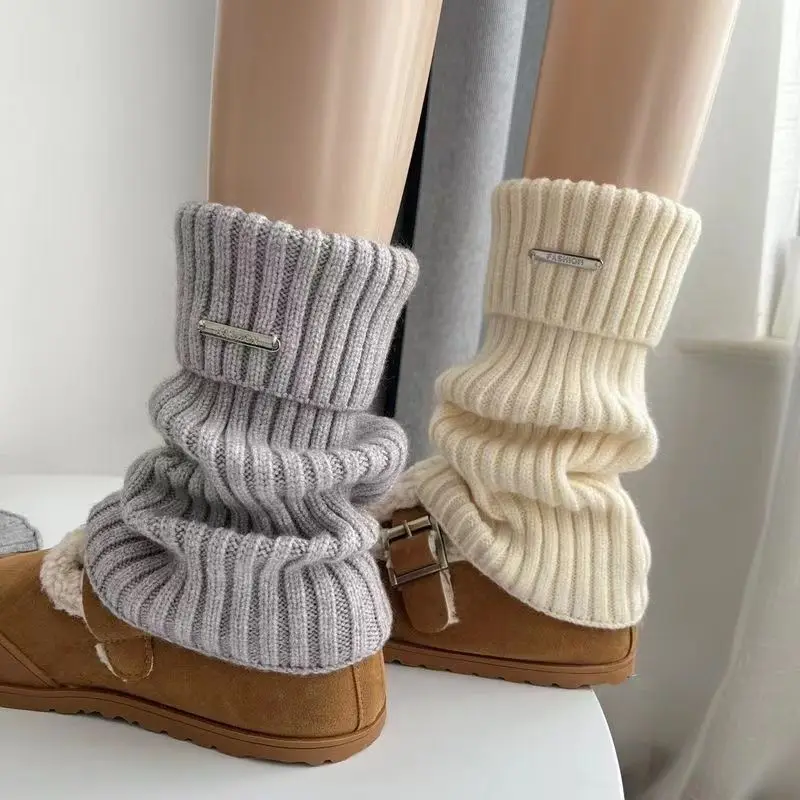 زوجان من أغطية الجورب، ثلاثة ألوان للاختيار من بينها، شعار معدني، نمط ياباني، أغطية جورب كشمير بيضاء اللون للنساء، الخريف والشتاء، أغطية جورب ملفوفة باللون البني القديم الأمريكي #4