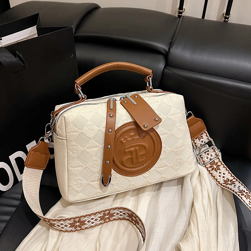 

Elegant Simple Leather Diaper Bag For Women Luxury Designer Vintage Minimalist Large Capacity Fashionable Tote Bag