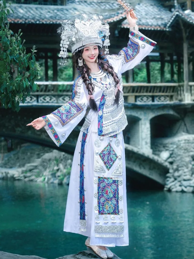 

White ethnic costumes ethnic-style performance personal photo shoots travel photography women's clothing