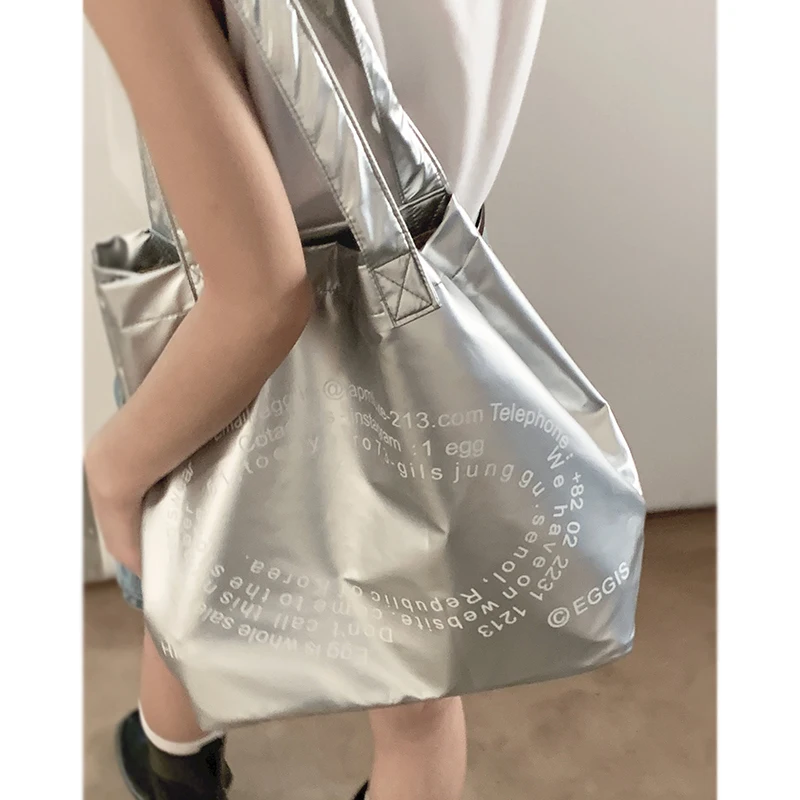 Korea Chic Large-capacity Silver Bags Female 2024 New Niche Fashion Commuter Handbag Student One-shoulder Tote Bag