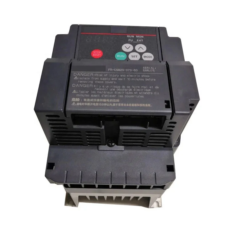 Fast Delivery VFD Controller FR-CS82S-025-60 FR-CS82S-042-60 Motor Drive FR-CS82S-070-60 FR-CS82S-100-60 Inverter