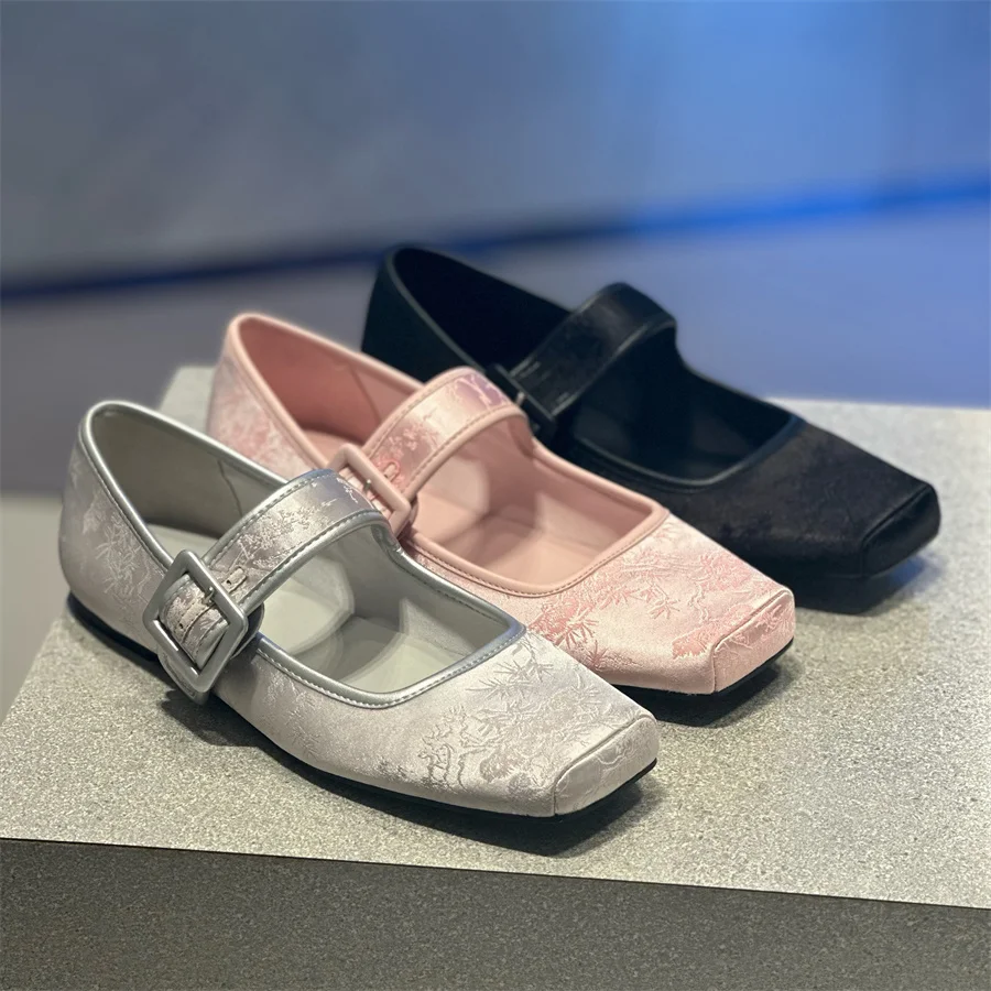 

Retro Square Toe Women Ballet Flats Ladies Embroidered Mary Janes Casual Satin Loafers Espadrilles Dance Shoes Woman Lazy Flats