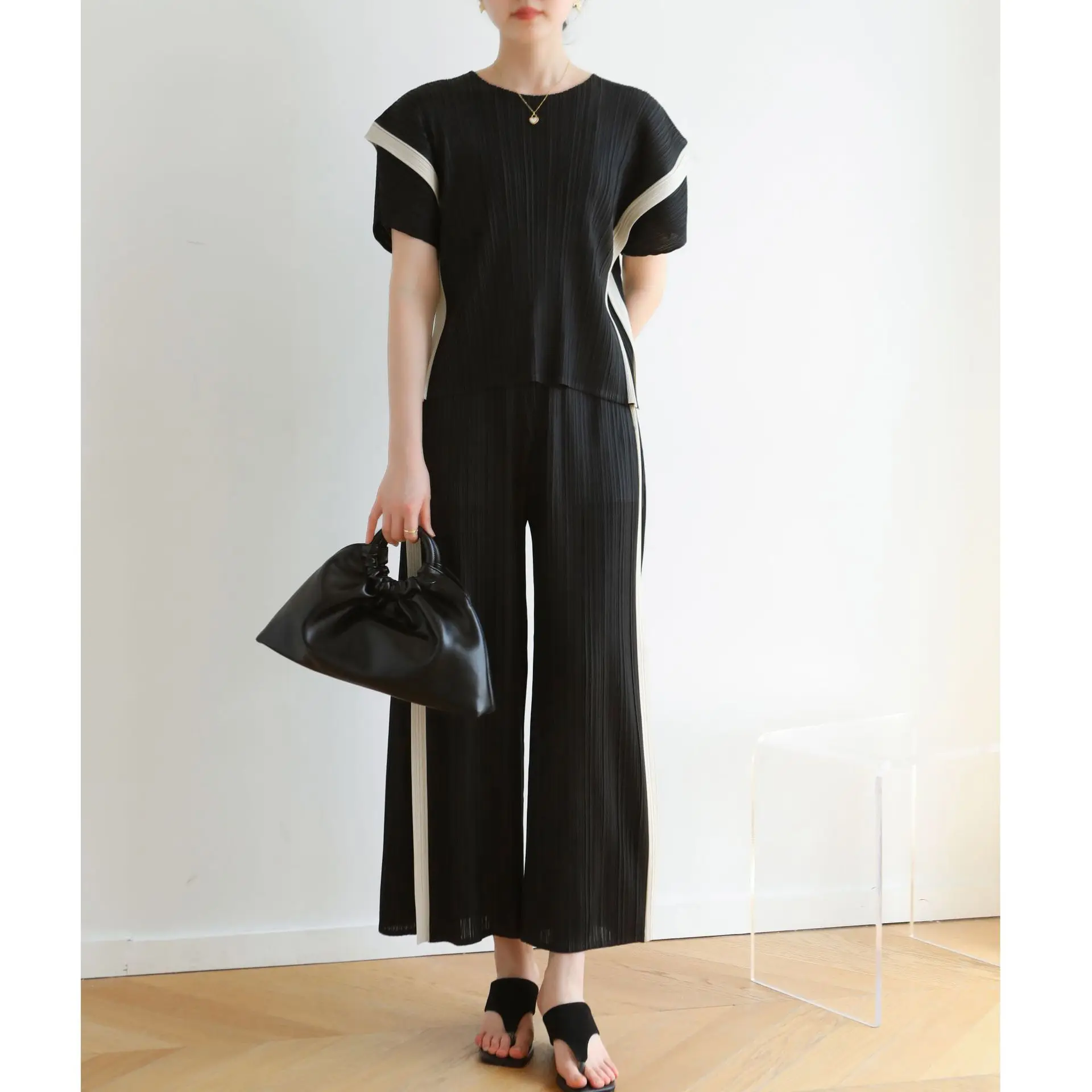 Miyake Pleated Fashion Set 2026 New High End O-neck Versatile T-shirt Solid Color Loose Casual Straight Pants Two Piece Sets