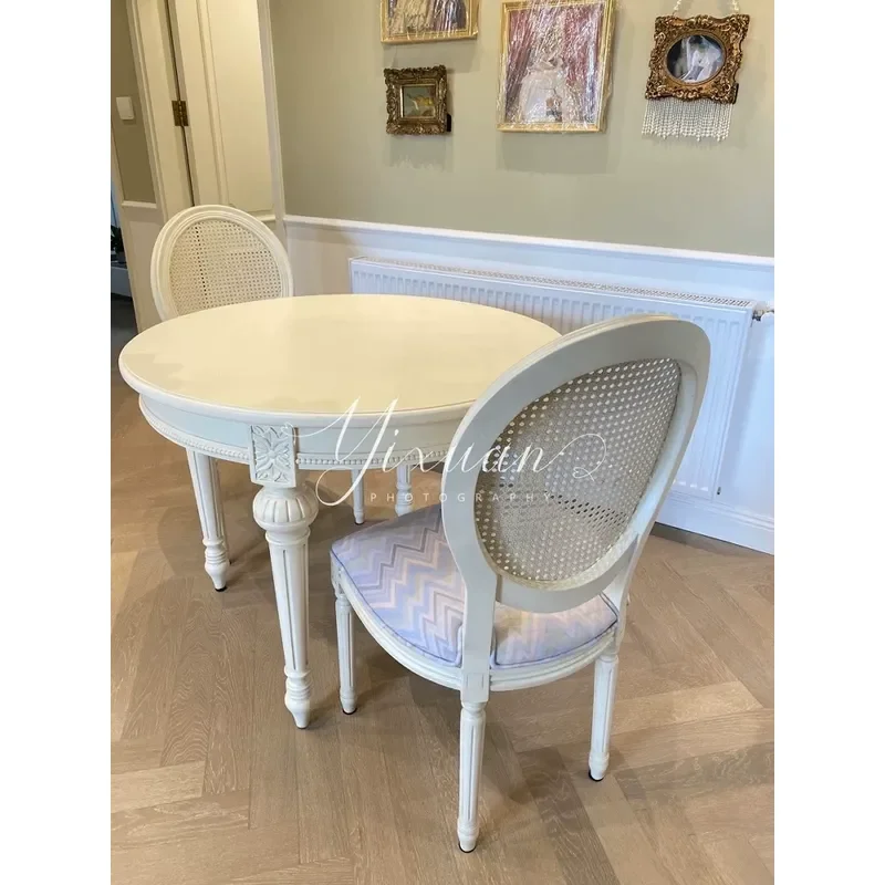 Modern Simple Solid Wood Round Dining Table for Small Apartment Household Light Luxury Furniture Customization