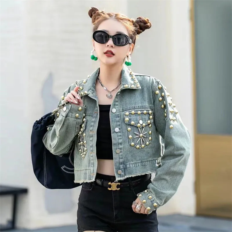 

Vintage Washed Light Blue Short Denim Jacket Beaded Rivet Fashion Frayed Burrs Hem Long Sleeve Casual Jeans Jacket Female Coat