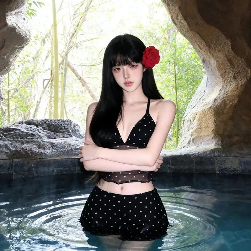 

Thai Sle 2026 New Sexy Polka Dot Retro Bikini Swimsuit Unique Vaion Ladies Separate Swimwear V-Ne No Sve Beach Play