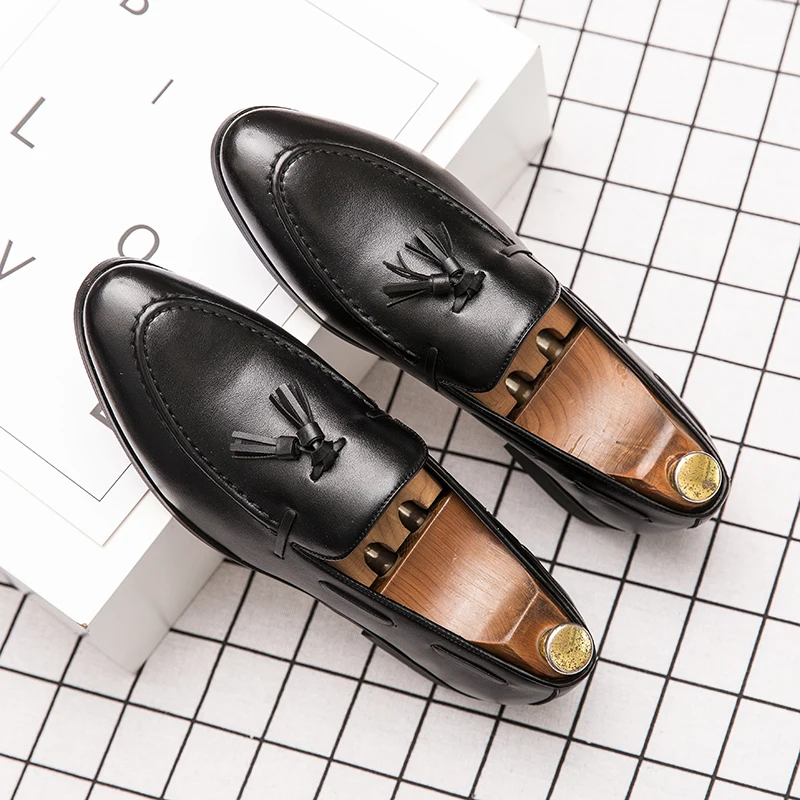 Wedding Shoes For Men Slip On Loafers Trend Tassels Leather Shoes Male Men’s Dress Shoes Business Shoes Men British Style Formal