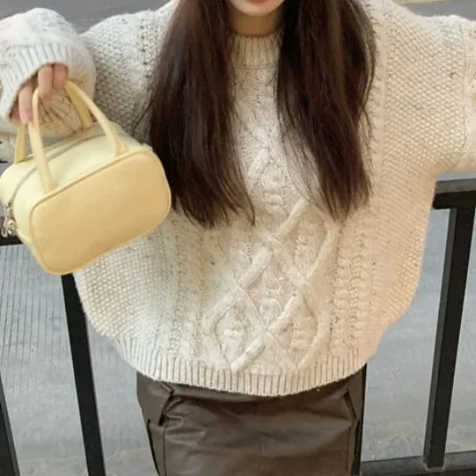 سميكة الخريف الشتاء Vintage الملتوية سترة المرأة فضفاضة كسول نمط الجولة الرقبة محبوك البنطال القصير طاقم الرقبة تريكو