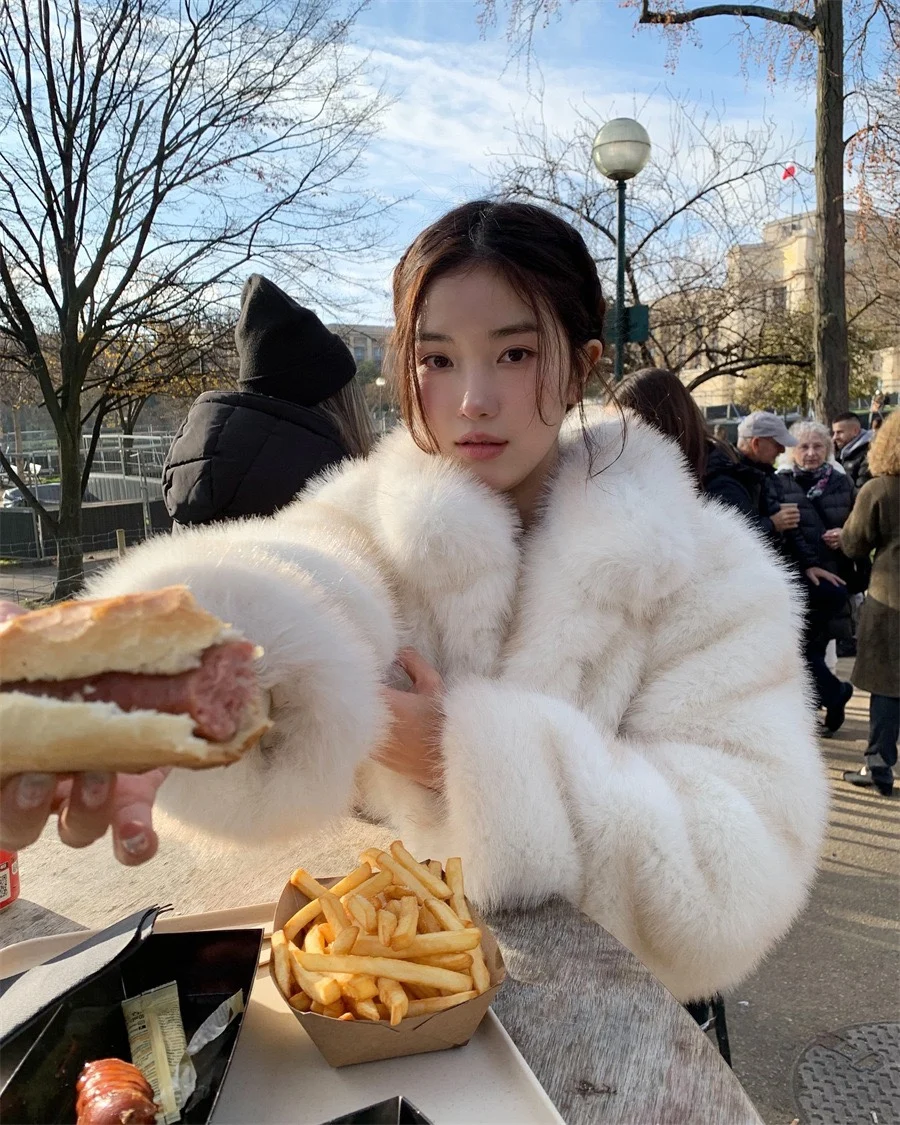 Automne hiver nouvelle mode coréenne court manteau de fourrure de renard femmes épaissi fourrure en peluche veste de luxe marque fausse fourrure pardessus femmes