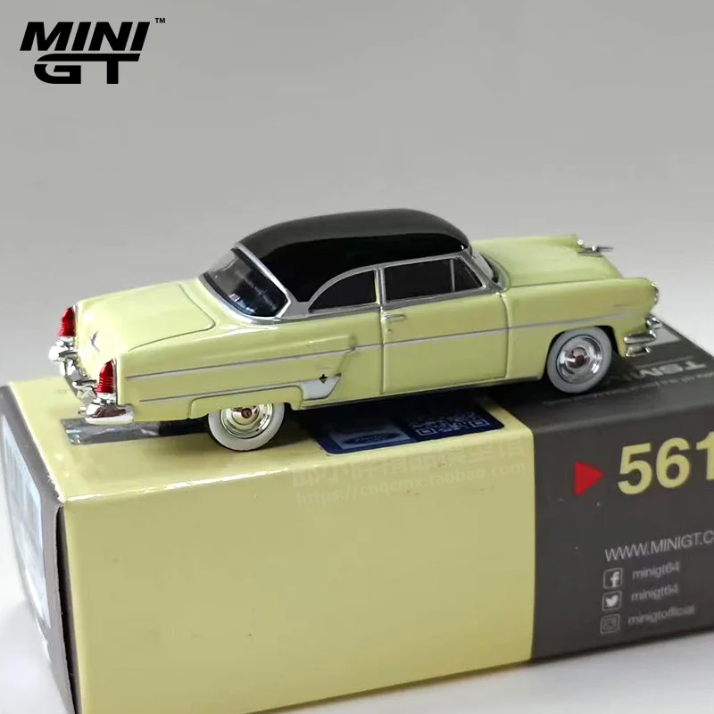 MINI GT 1:64 # 561 Lincoln Capri 1954 Premier Żółty odlewany model samochodu wyścigowego Zabawki dla dzieci Prezent