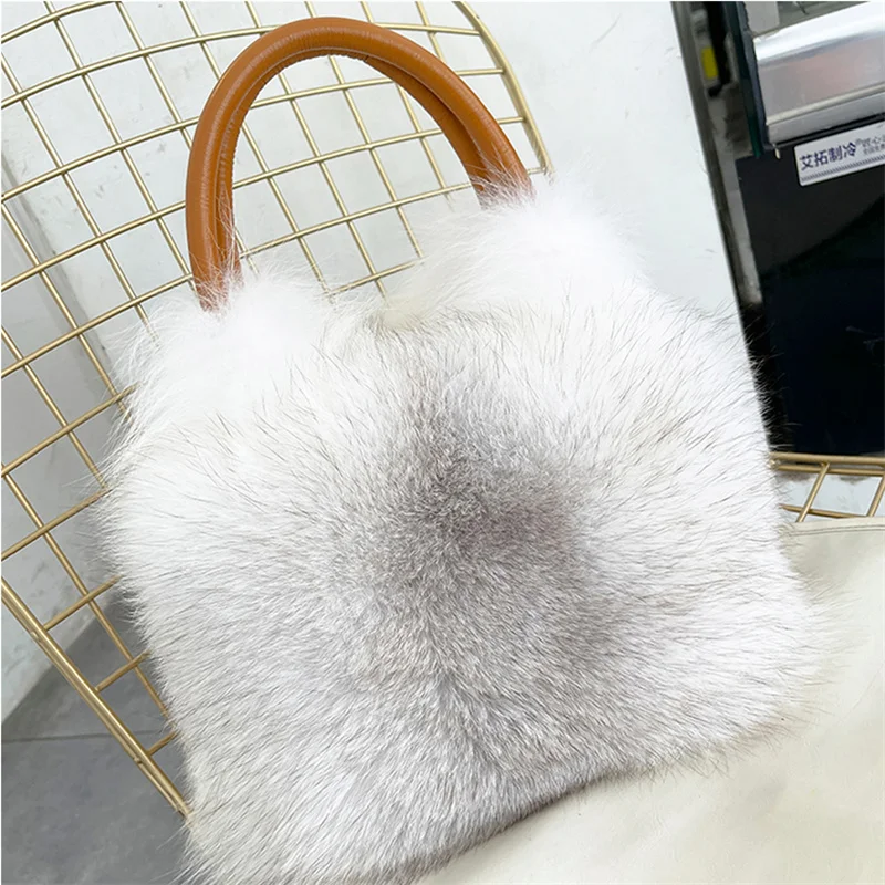 Fashionable Women\'s Fur Handbag 2022 High End Fox Fur Shoulder Bag Plush Oblique Straddle Bag Women\'s Handbag Tote Bag