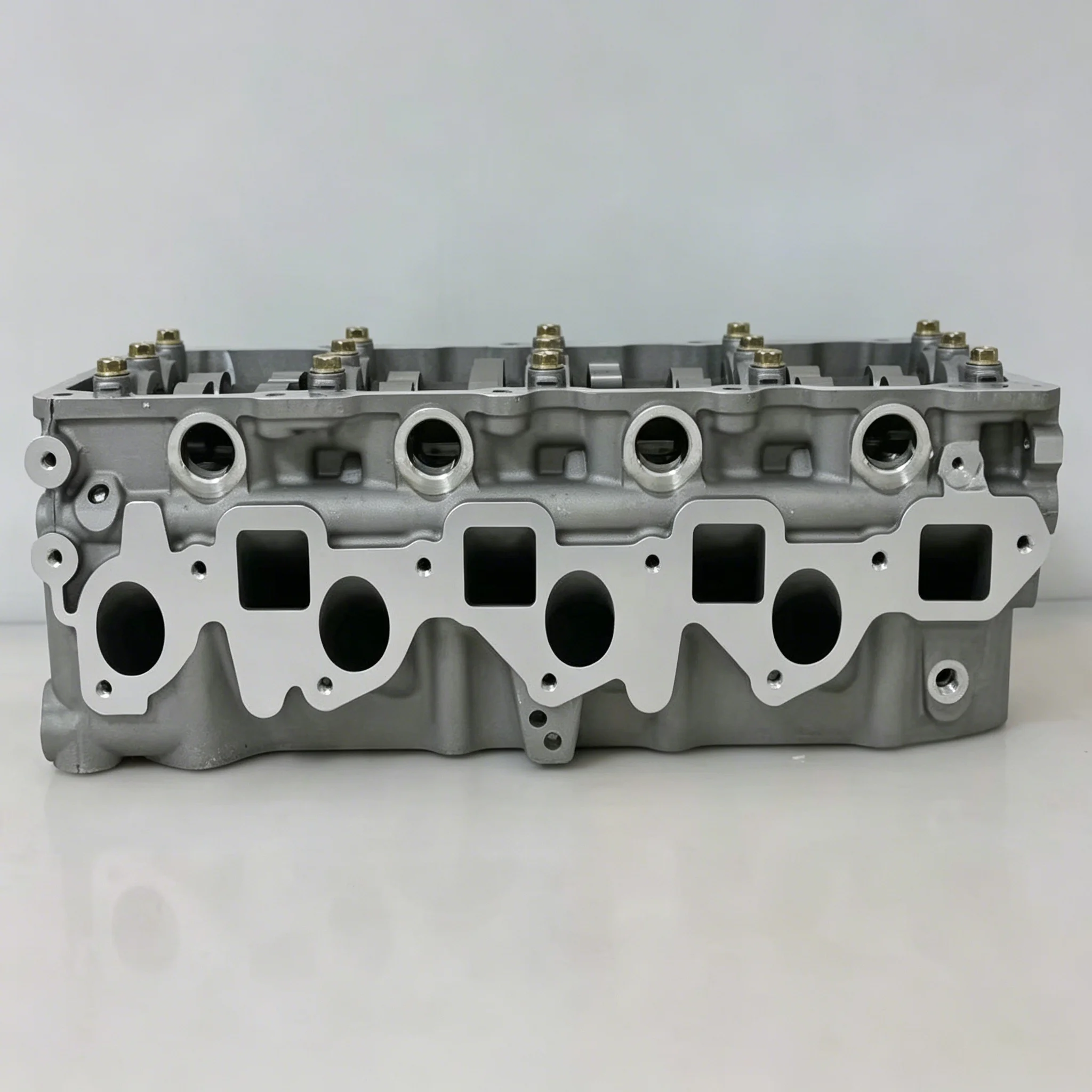 Stable Operation ZD30 3.0DTI Engine Parts OE11039-VC101 Complete Bare Cylinder Head for NISSAN Patrol/Terrano II /Urvan