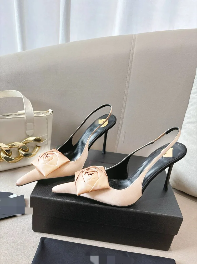 

2026 Summer Women's New Pointed Shallow Mouth Sandals Fashion Show Party Wedding Women's Large Size Stiletto Sandals