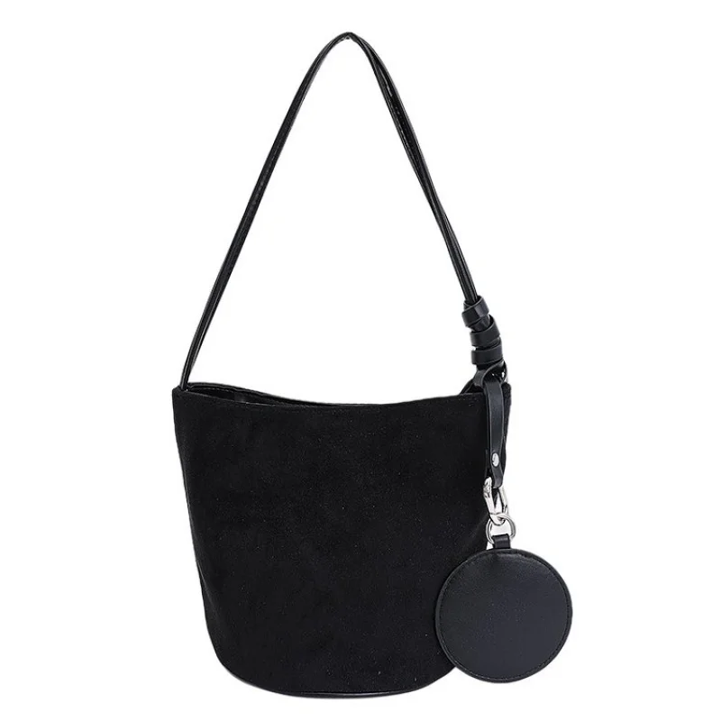

Classic Tote Bag For Ladies In Premium Leather By Famous Designer Offering Timeless Elegant Style And Practicality
