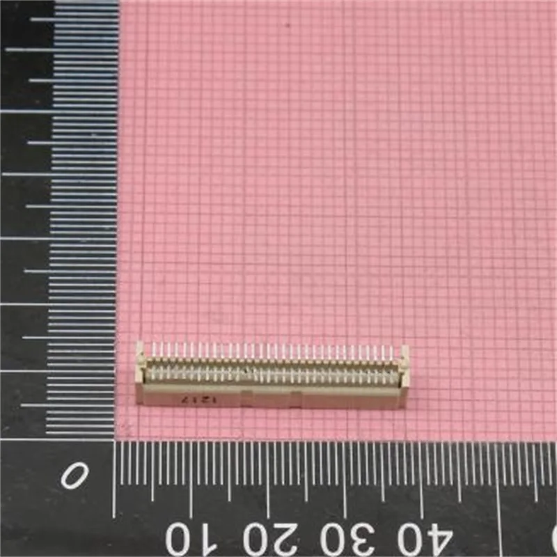 

1 шт./лот 71436-2164 Разъем MOLEX 1.00 мм Mezz (IEEE 1386), штекер, для поверхностного монтажа, двухрядный, вертикальное расположение, 64 контакта