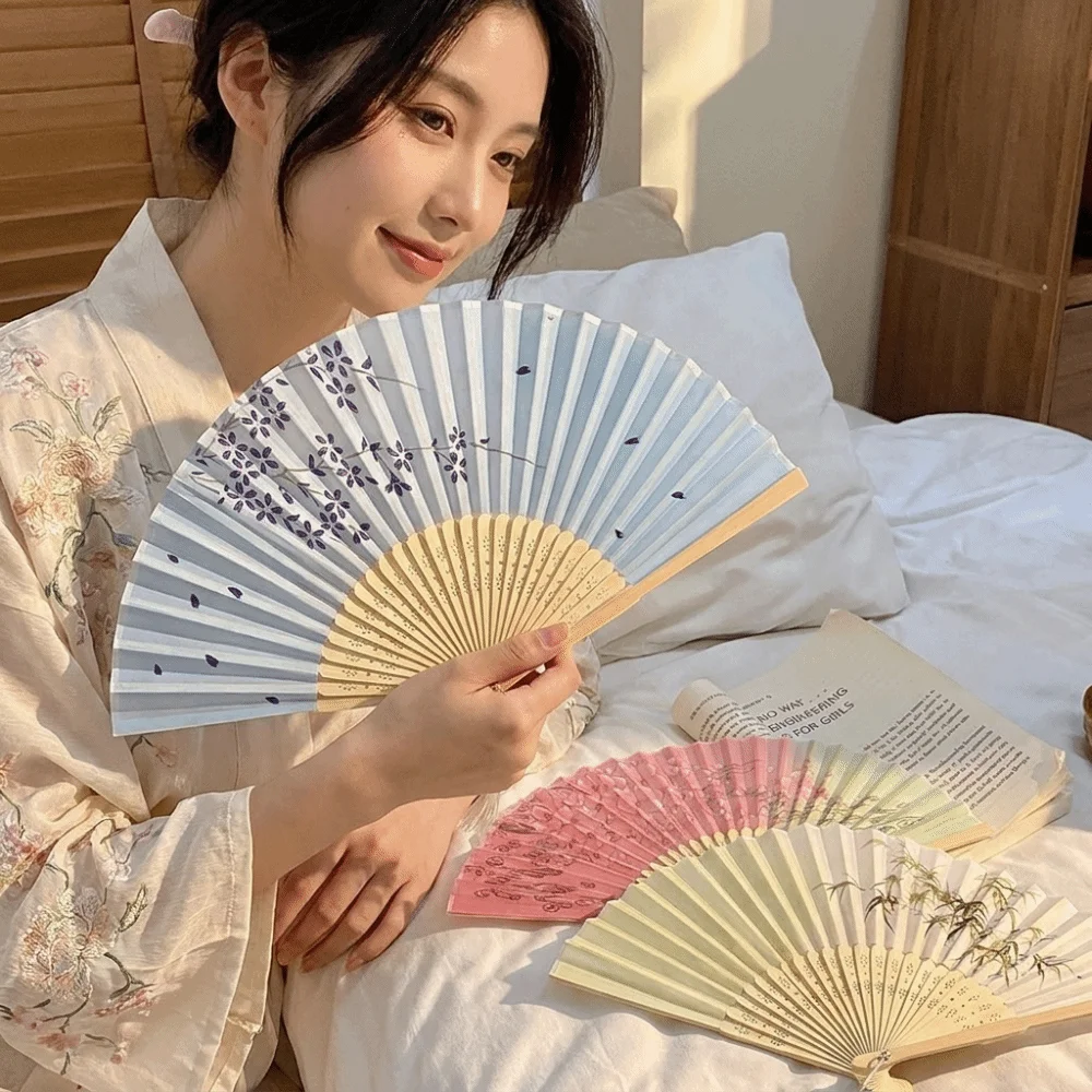 Vintage Chinese Folding Fan Floral Print Creative Dance Fan Decorative with Tassels Hand Cranked Fan Dance Performance