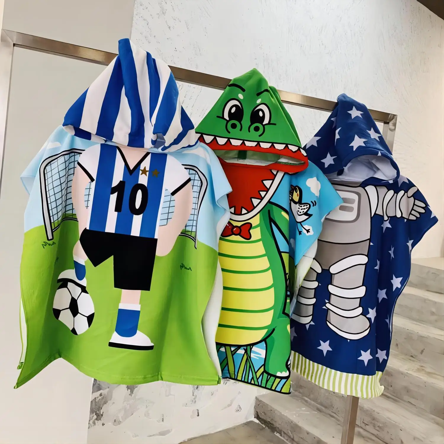 

1pc Cartoon Animal Bathrobe For Children, Creative Microfiber Hooded Beach Towel, Cute Swimming Bathrobe, Lightweight Bath Towel