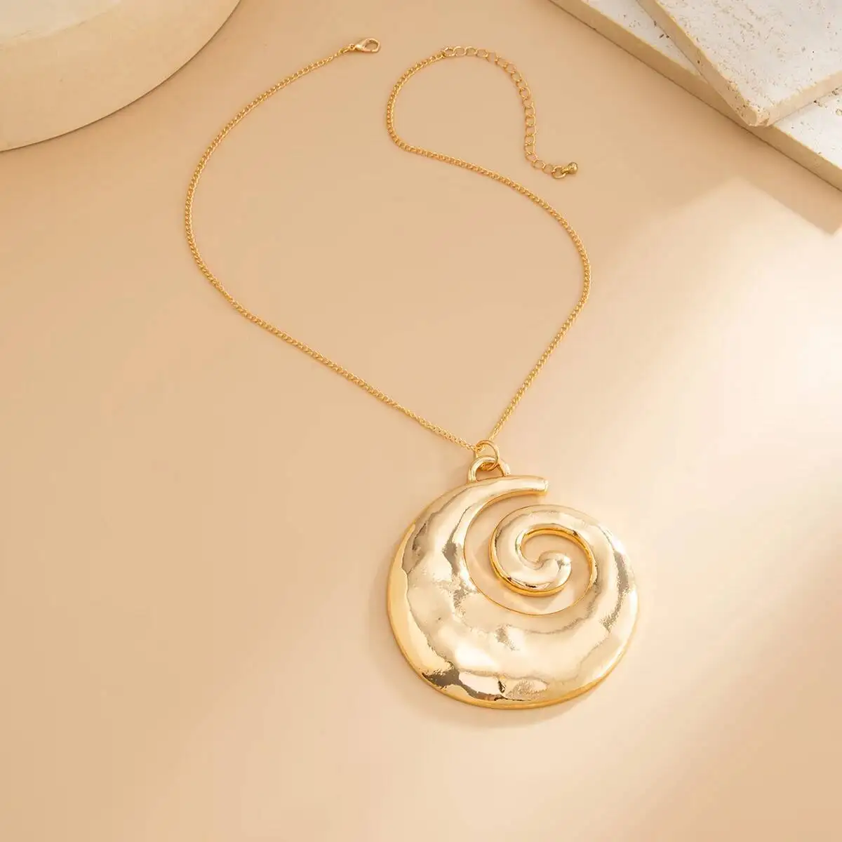 SHIXIN Hip Hop Big Conch Pendant Necklace for Women New Punk Geometric Spiral Pendant Sweater Chain Fashion Jewelry on the Neck