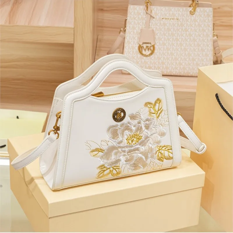 Women's handbag 2024 new designer with Chinese style embroidery, high-end feeling, single shoulder crossbody, new Chinese style 