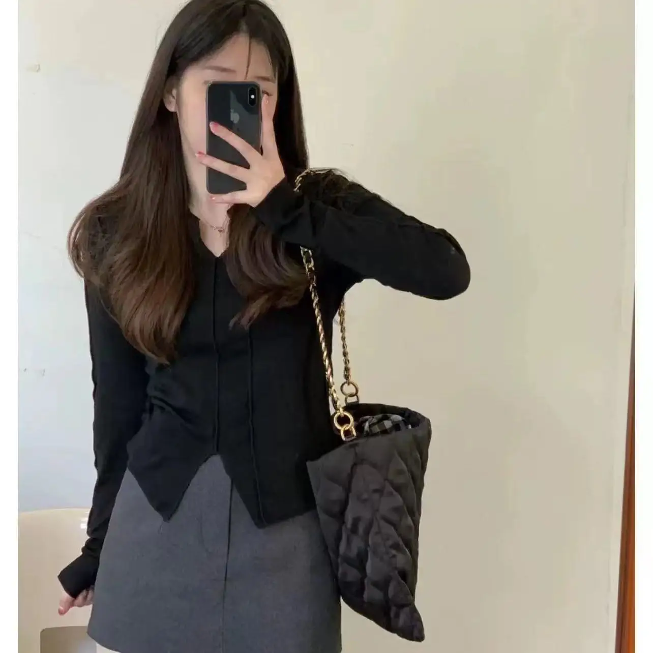 Fall and Winter Salt Light Mature Small Fry Street Salt Hot Girl Black V-neck Top Short Skirt Two-piece Suit