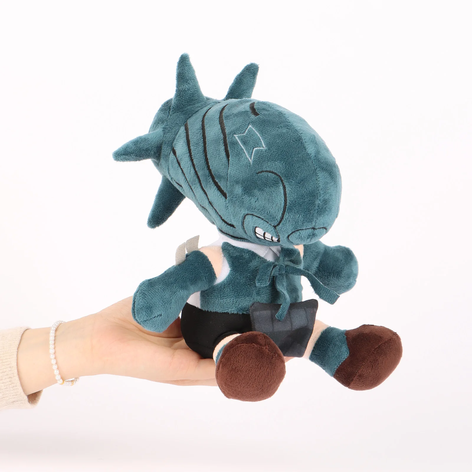 Anime nuevo motosierra hombre muñeco de juguete de peluche 23CM dibujos animados lindo suave Reze muñecas juguete de peluche periferia para chico Halloween regalo de Navidad