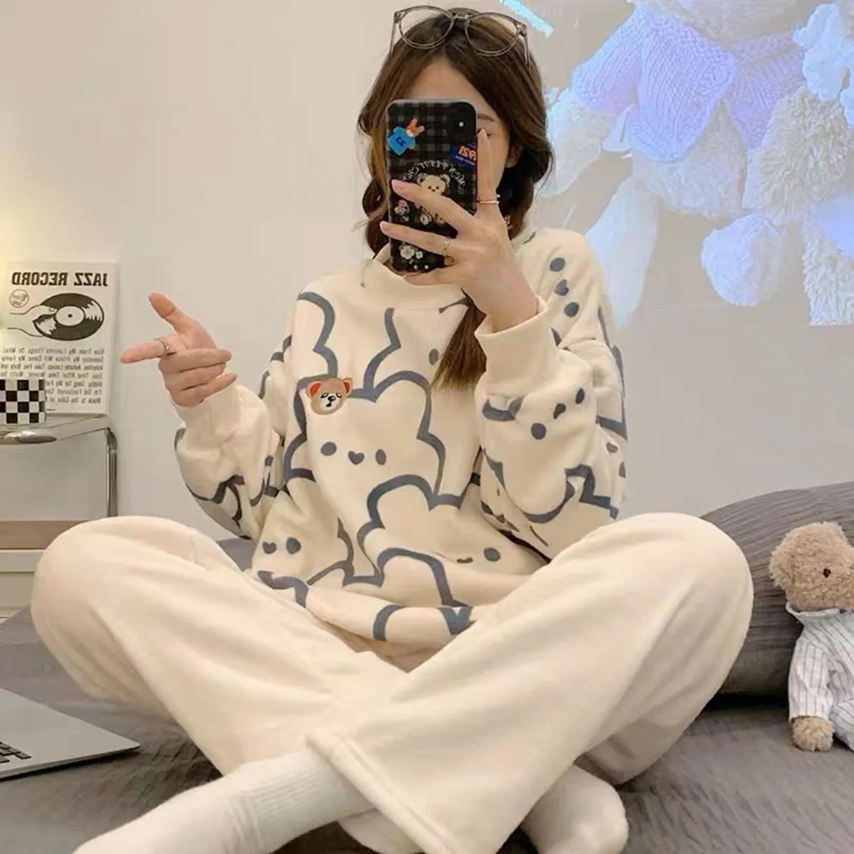 Large Size Pajamas Women Winter Coral Velvet Student Homewear Two-Piece Wearable O-Neck Long Sleeve Flannel Striped Sleepwear