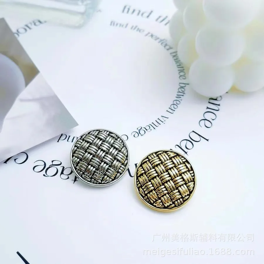 

Curved Grid Antique Oil-Washed Metal Buttons, Alloy Hand Sew Fasteners for Coat Suit Decoration
