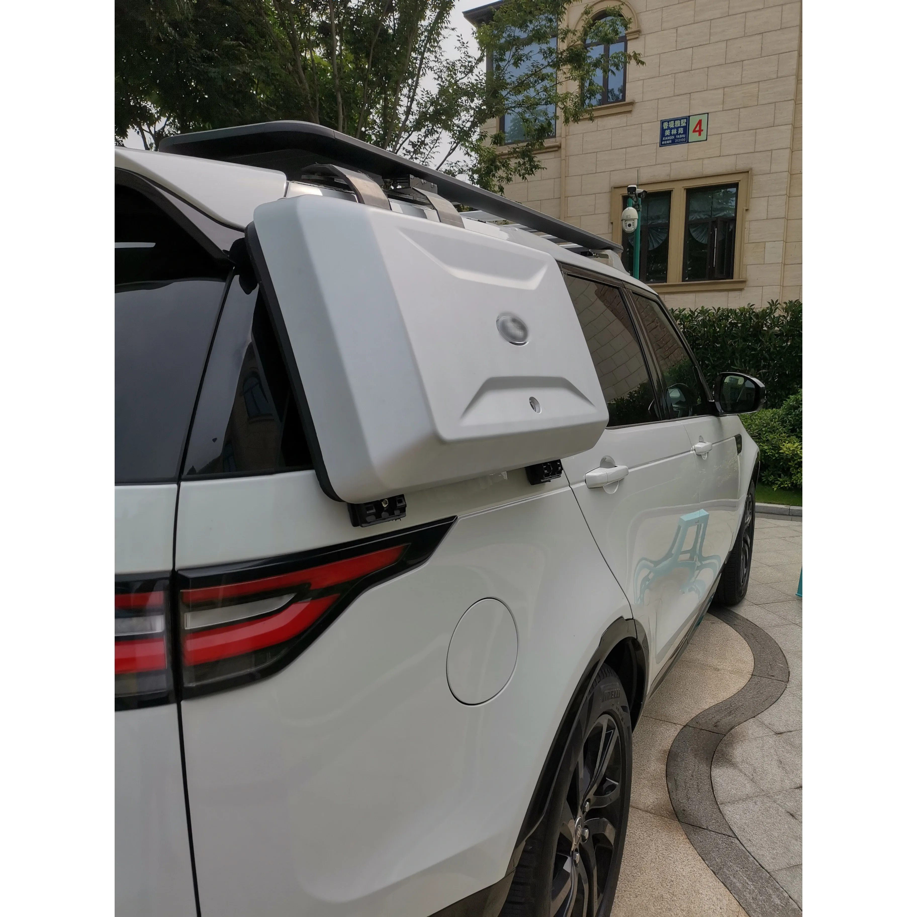 

For Discovery 5 2017-2023 Carbon Fiber Side Tool Storage Box for Land Rover L462 Discovery 5 Side Gear Box Gloss Black