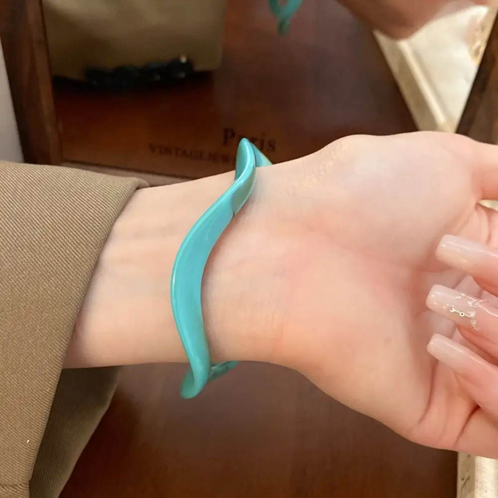 

Minority Design Glitter Acrylic Bangle Retro Exaggerated Jelly Color Wide Bracelet Jewelry Accessories Vintage