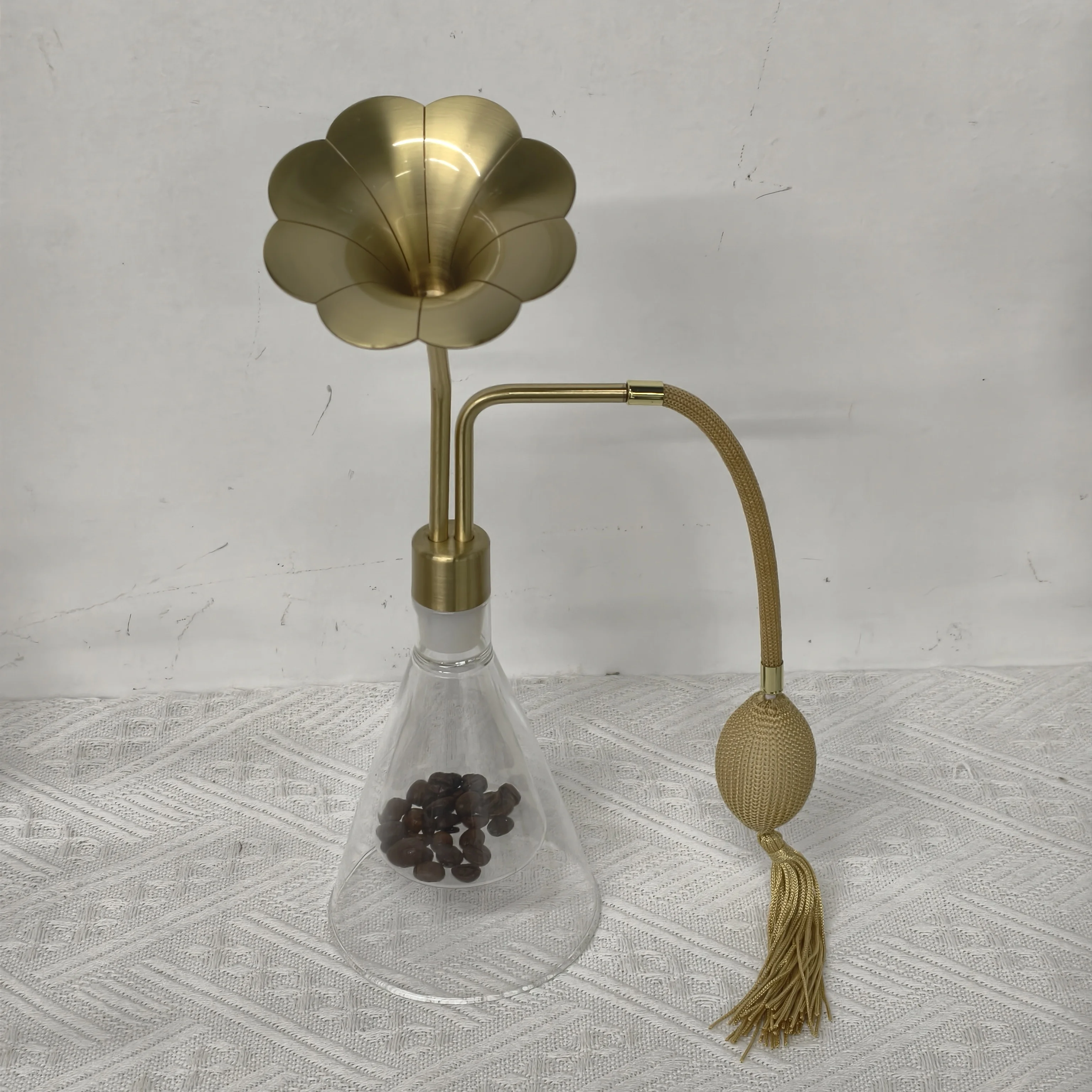 2 Sets New Arrival 80ml Gold Flower Shape Smell Bottle with Airbag Sprayer for Perfume Scent Testing Display