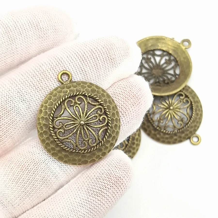 GraceAngie 15PCS Antique Style Bronze Look Jewelry Hollow Flower Pendants Charms Finding 27*27*6MM 02884
