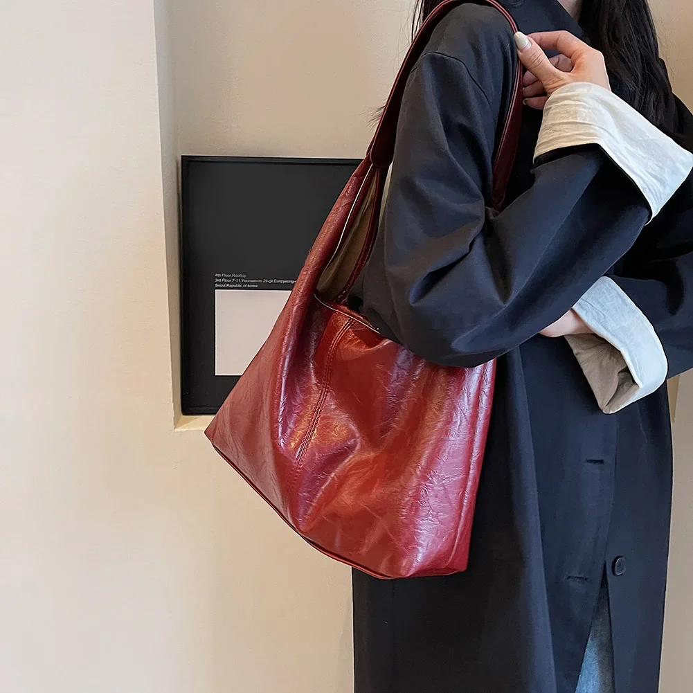 Borsa sotto le ascelle di qualità in morbida pelle PU Borsa a tracolla da donna vintage vino rosso Borsa grande per pendolari Borsa tote versatile