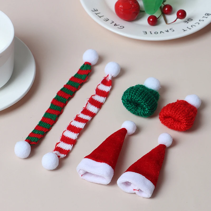 2Pcs Xmas Mini Scarf and Hat Decor Doll Clothes Accessory Plants Adornment for Festival Christmas Party