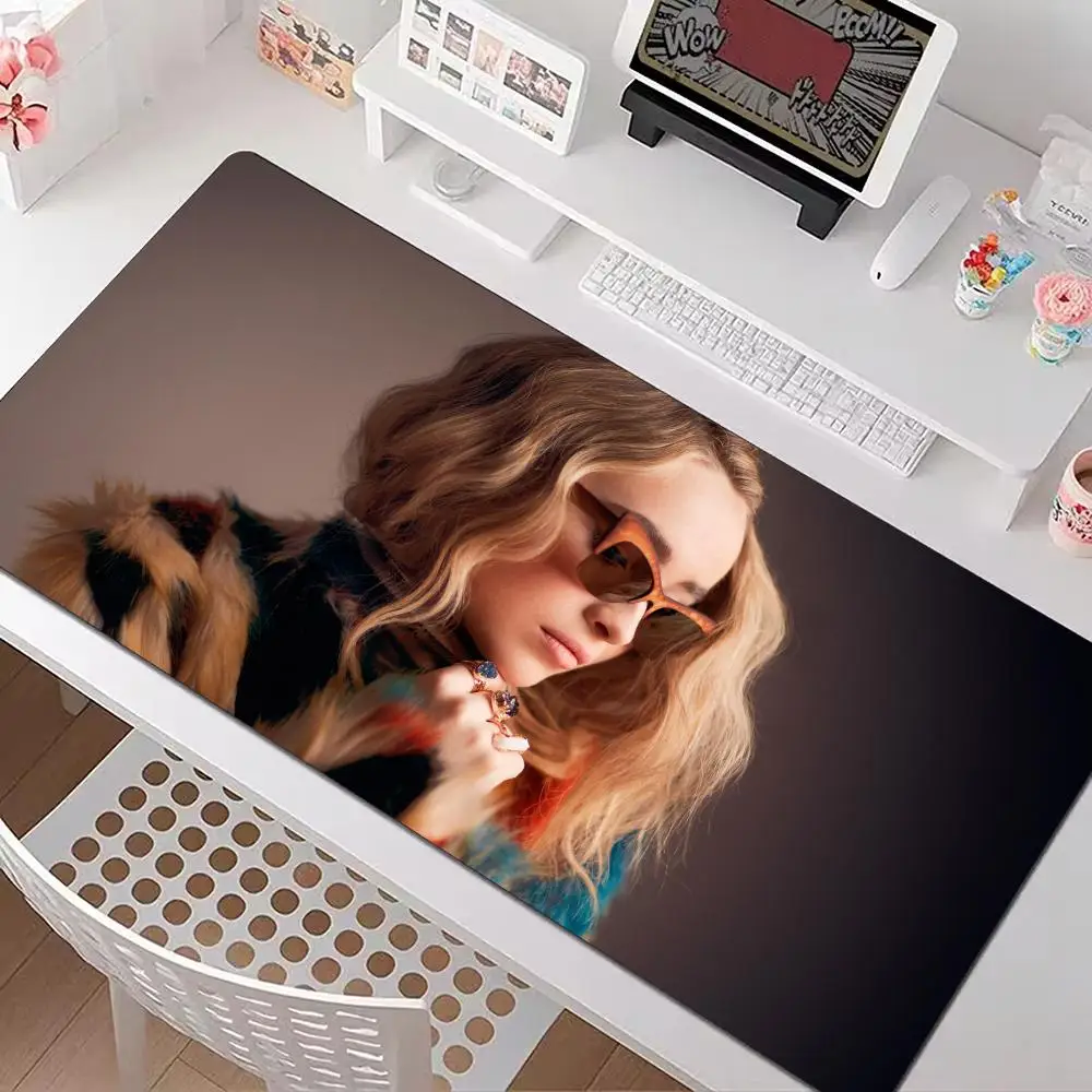 

Коврик для мыши Singer Sabrina Carpenter, несколько размеров, большой квадратный коврик для компьютерной офисной игры, настольные коврики, резиновые противоскользящие коврики для мыши