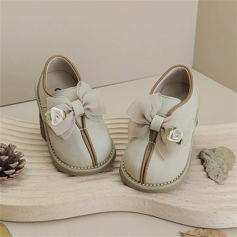 Chaussures en cuir à semelle souple avec nœud papillon pour bébé fille, souliers de princesse à la mode pour enfant en bas âge, nouvelle collection automne 2024