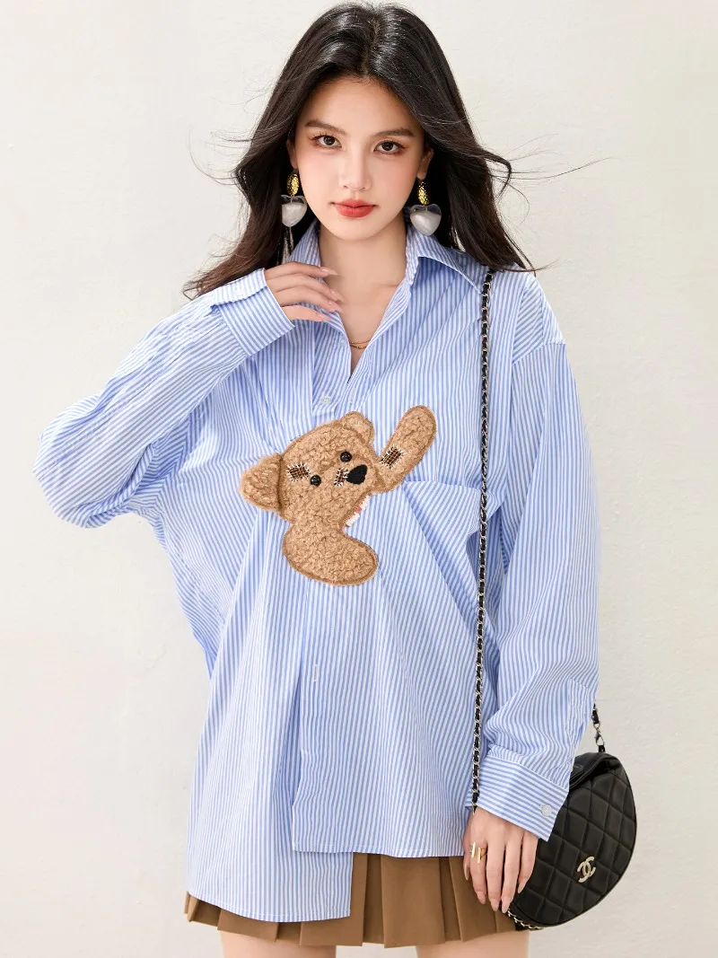 Camicia a maniche lunghe patchwork con motivo orso a righe blu Donna 2025 Nuovo autunno Camicette casual allentate stile coreano vintage Top chic