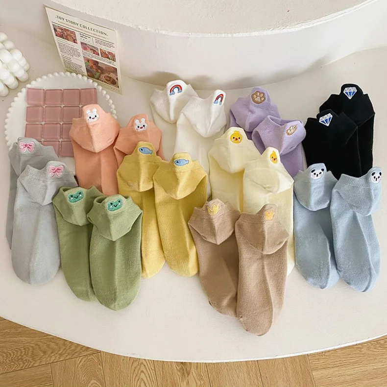 5-Paar süße Stickerei Tier Frauen Socken Frühling Sommer kurze flache Mund Mode Regenbogen weibliche niedrige Würfel Socken Set – Detail 3