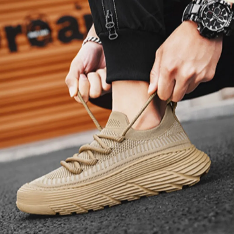 Herren schuhe 2024 Sommer heißer Verkauf atmungsaktive Netz socken Freizeit schuh bequemer Slip on Platform Sneakers Walking Lazy Schuhe für Herren