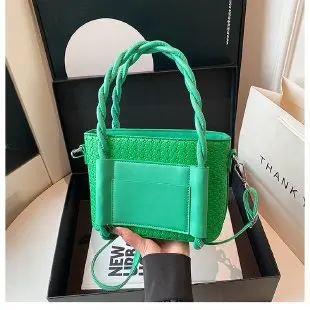 

2025 Autumn/Winter New! Women's Trendy Quilted Twisted Handle Sophisticated Shoulder/Crossbody Bag - Grained Leather Look