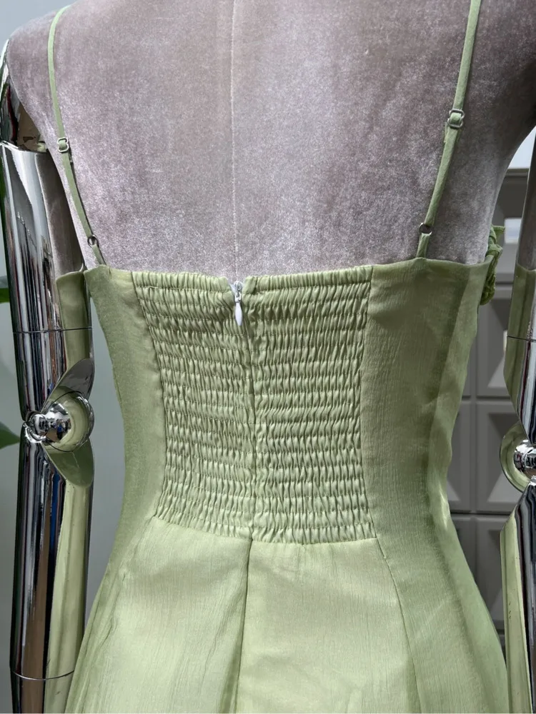 DFDG Abito da donna per le vacanze al mare 2025 Cravatta in vita Maglia sottile Cinghie per spaghetti Sheer Designer Abiti da donna per le vacanze primaverili estive