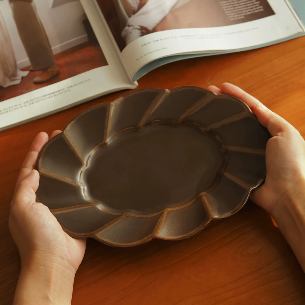 Vintage Dark Brown Scalloped Oval Ceramic Plate Petal Edge Stoneware Serving Dish Dessert Sushi Plate Tableware