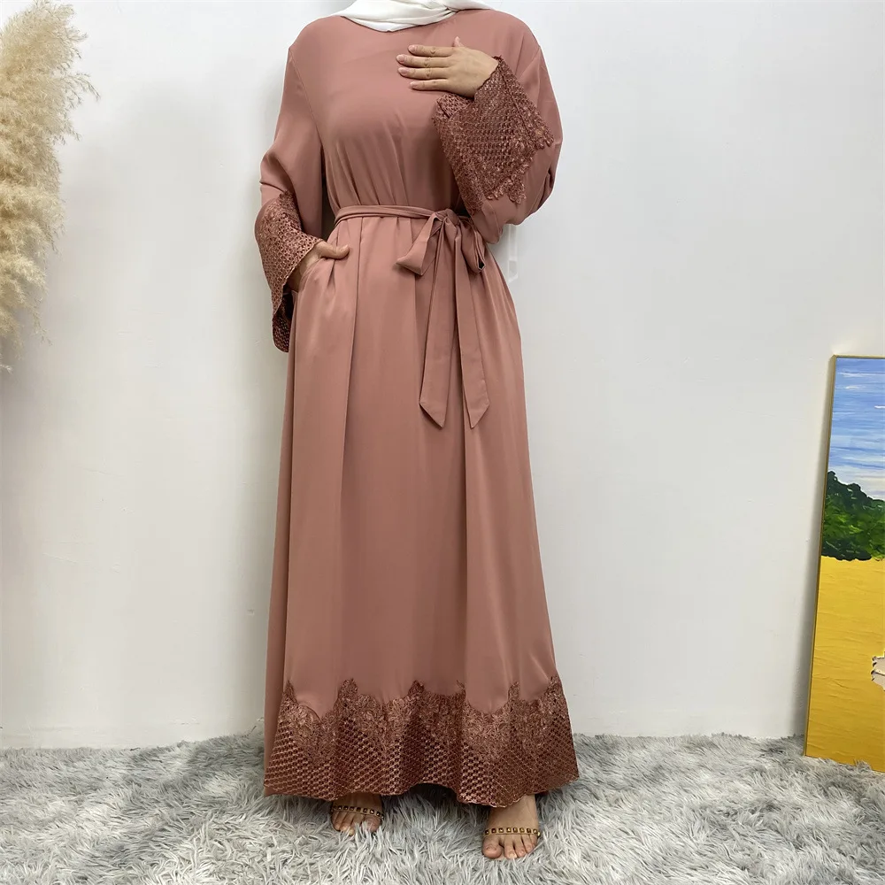 

Hot Seller Muslim Woman Abaya Eid Arabic Dress Modest Woman Dubai Embroidered Robe Plain Moroccan Kaftan Fashion Dress Ramadan